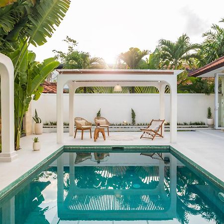 Villa Platform Luxe 3Br Villa In Canggu By Azure Near Oldmans Bagian luar foto